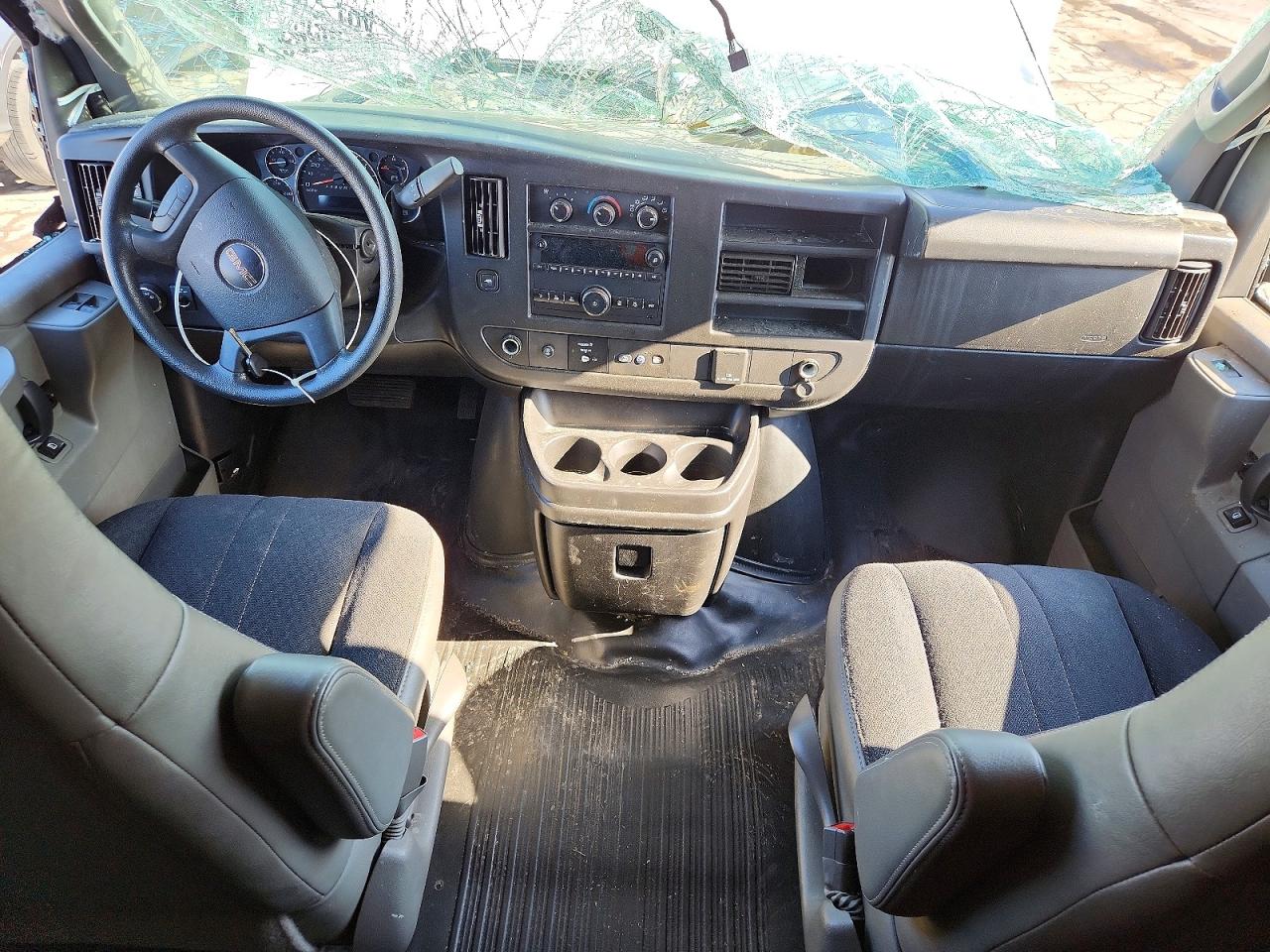 GMC Savana 2020 — 8