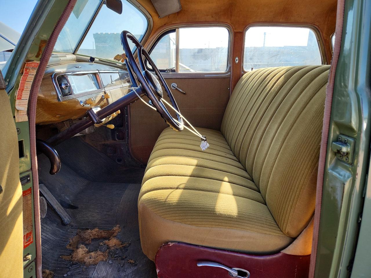 PLYM P15 1947 — 8