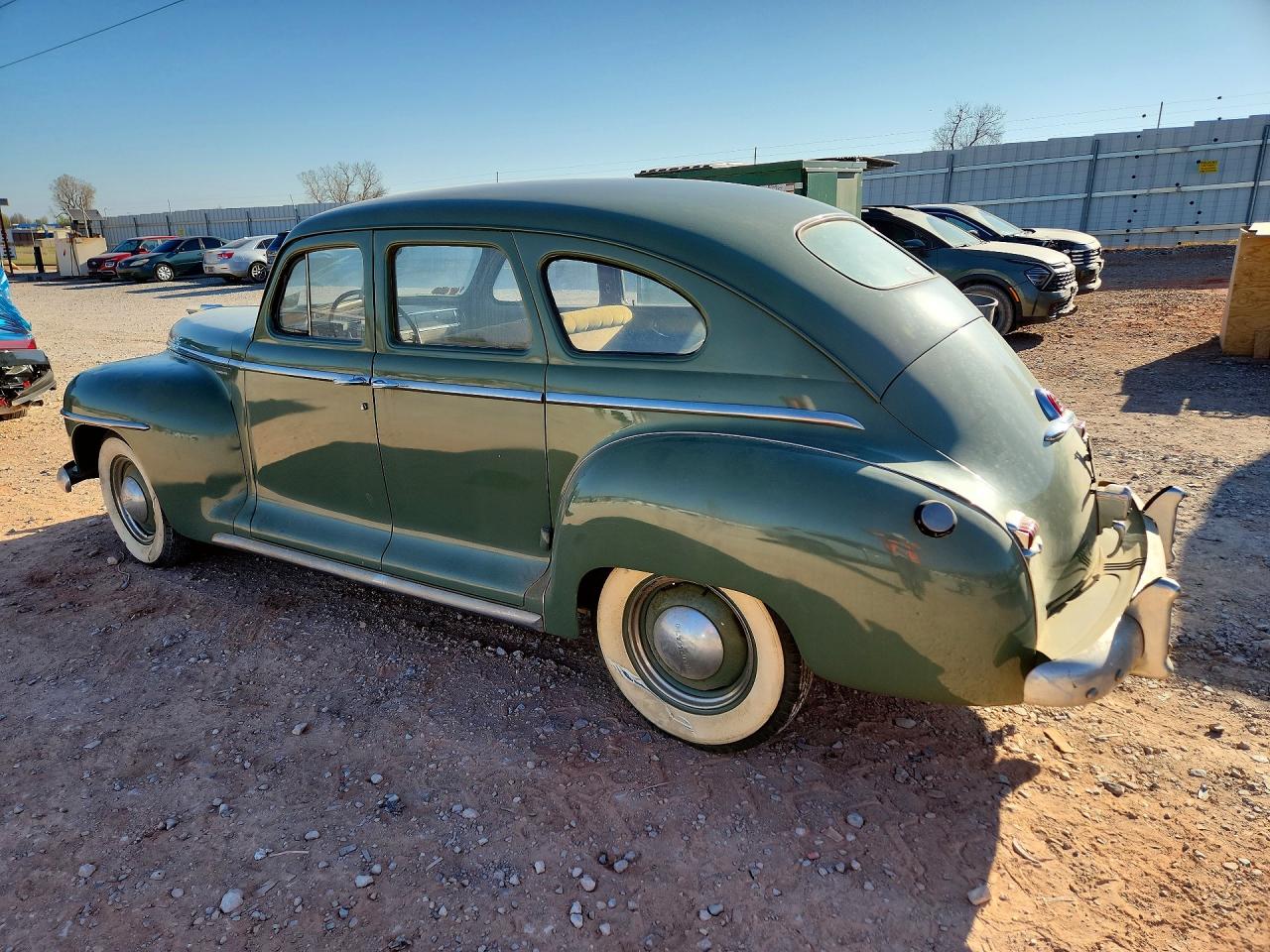 PLYM P15 1947 — 3