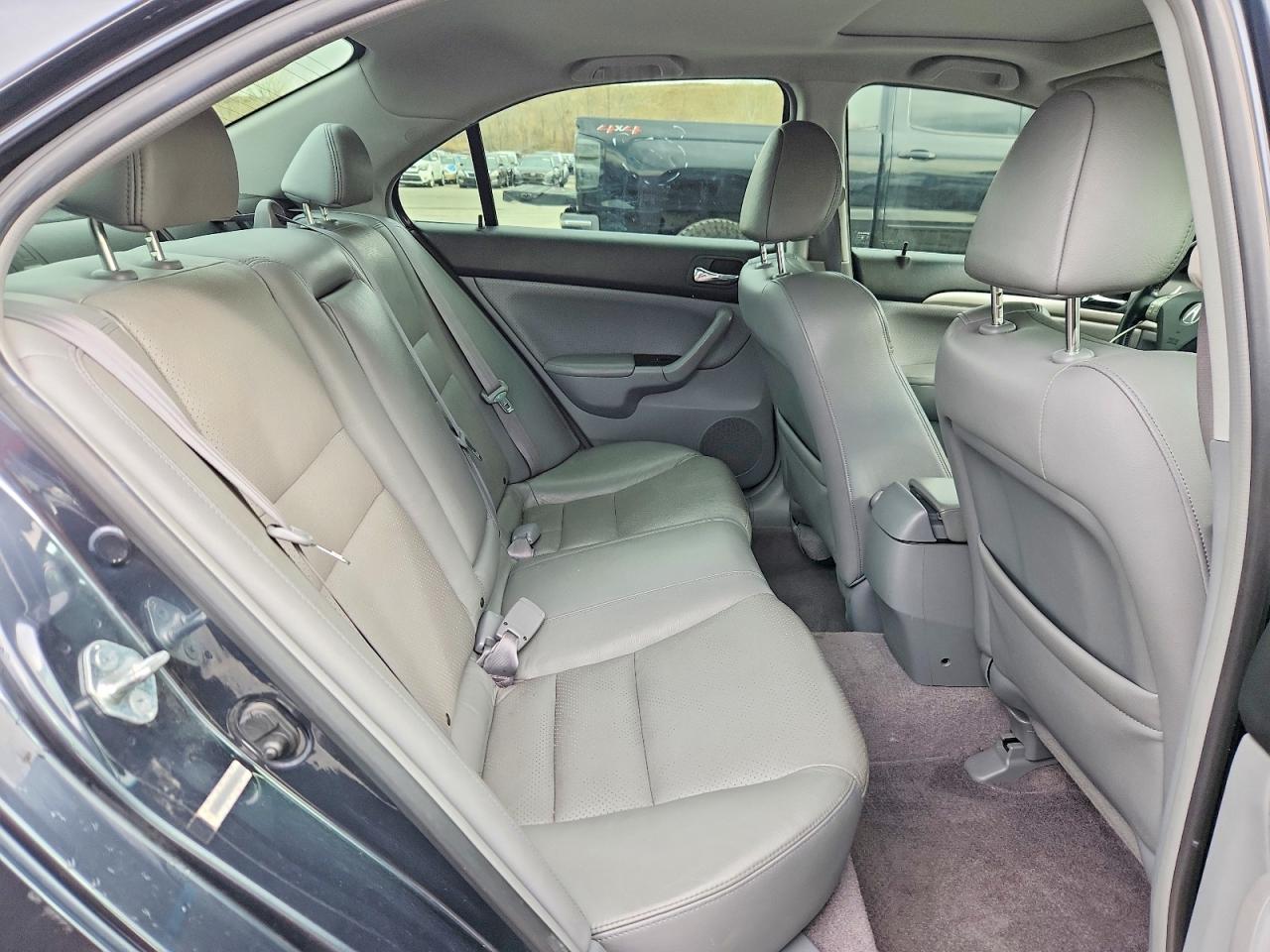ACURA TSX 2004 — 11