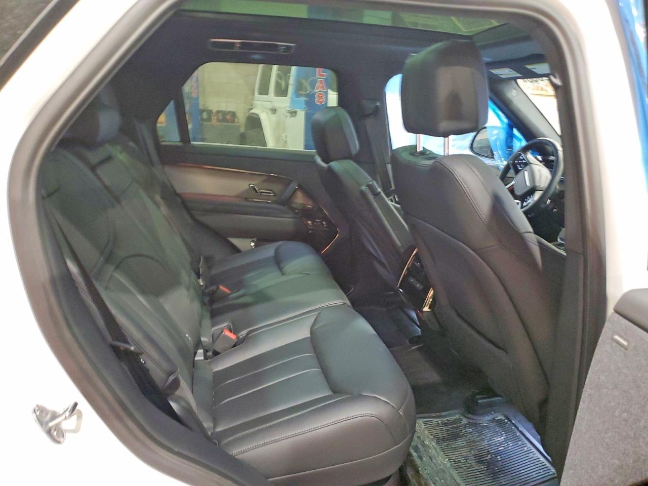 LAND ROVER RANGE ROVER 2026 — 11