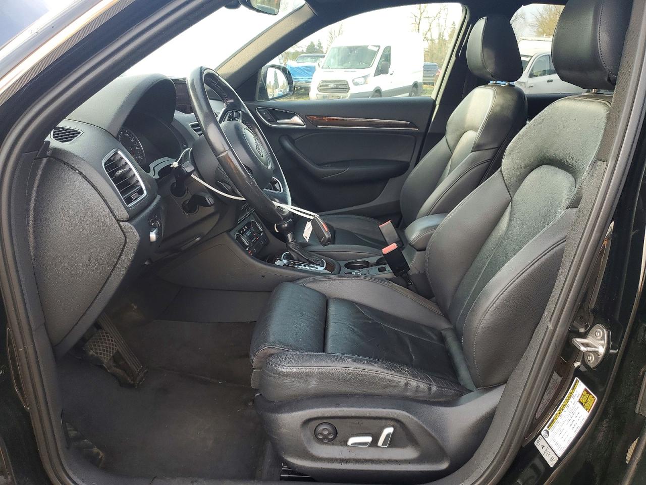 AUDI Q3 2016 — 8
