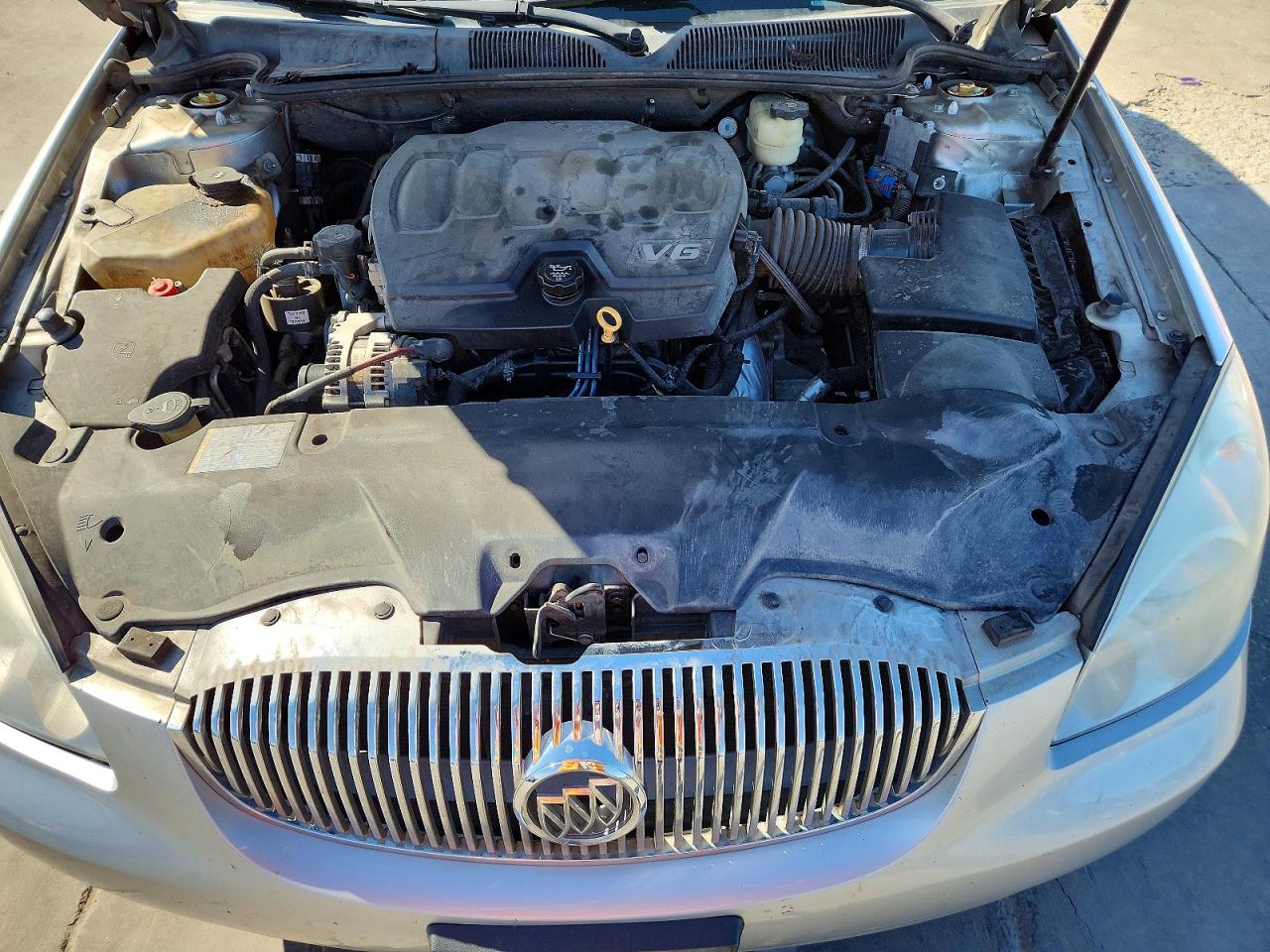 BUICK LUCERNE 2009 — 12