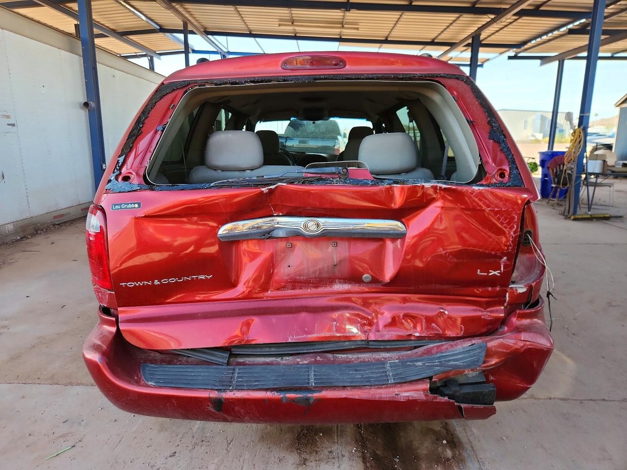 CHRYSLER TOWN & COUNTRY 2004 — 7