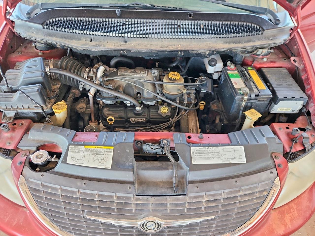 CHRYSLER TOWN & COUNTRY 2004 — 13