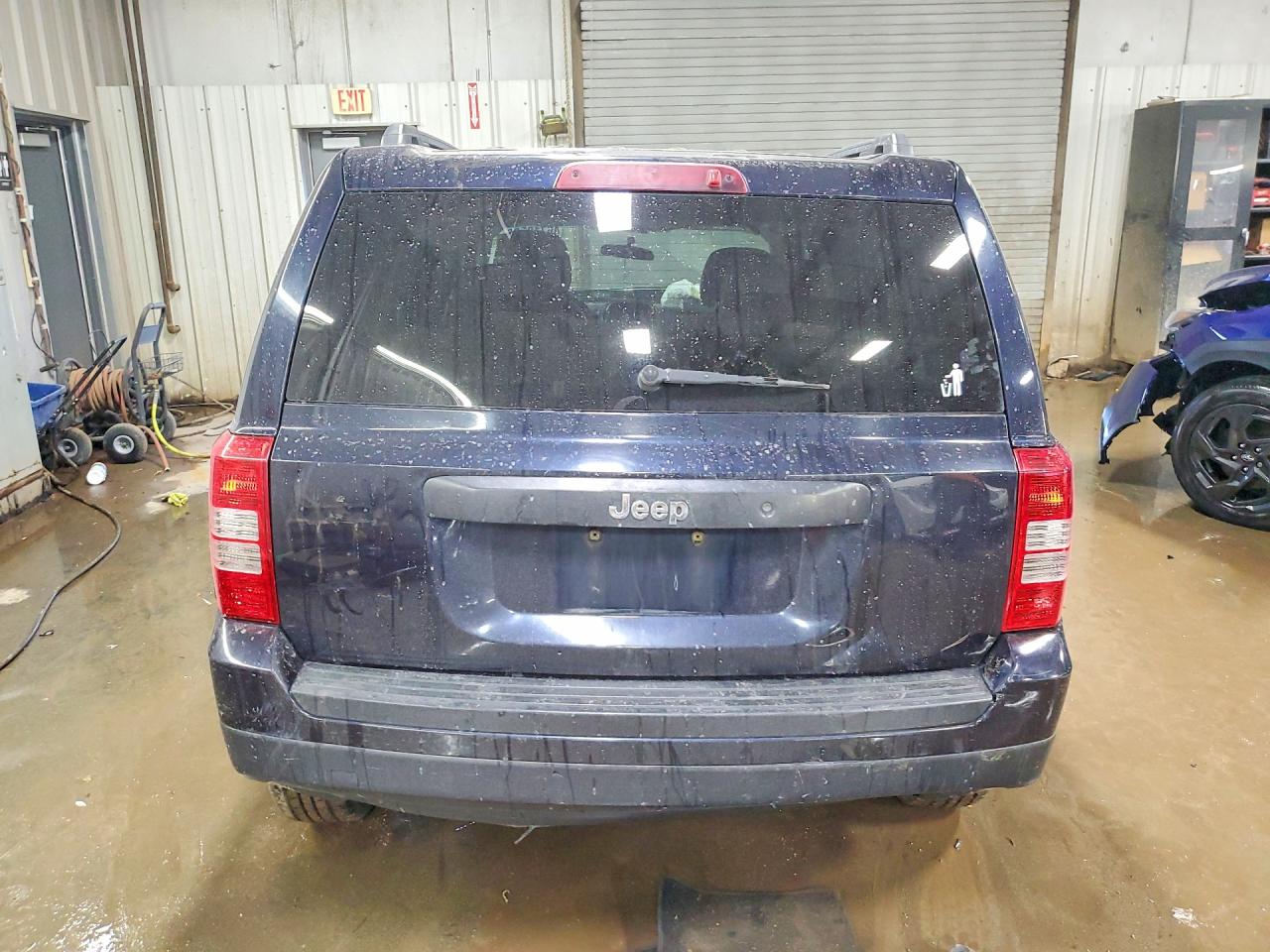 JEEP PATRIOT 2011 — 7