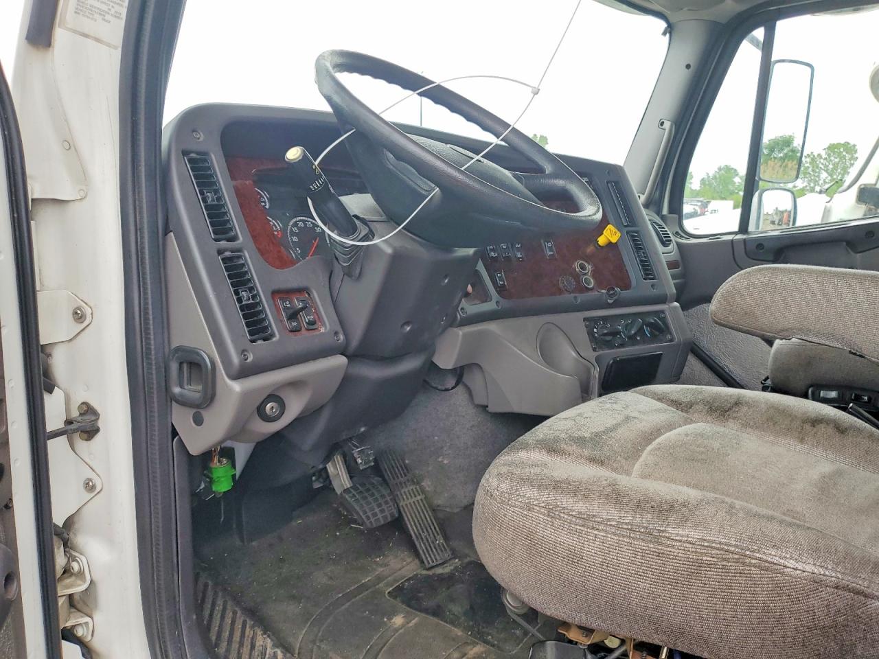 FREIGHTLINER M2 2020 — 9