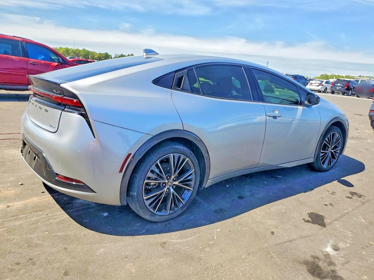 TOYOTA PRIUS 2024 — 4