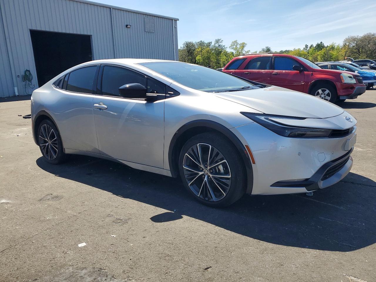 TOYOTA PRIUS 2024 — 5