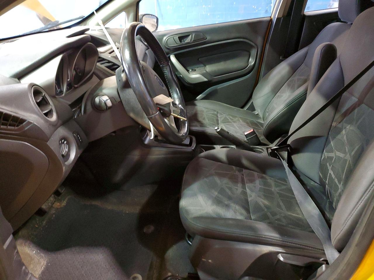 FORD FIESTA 2012 — 8