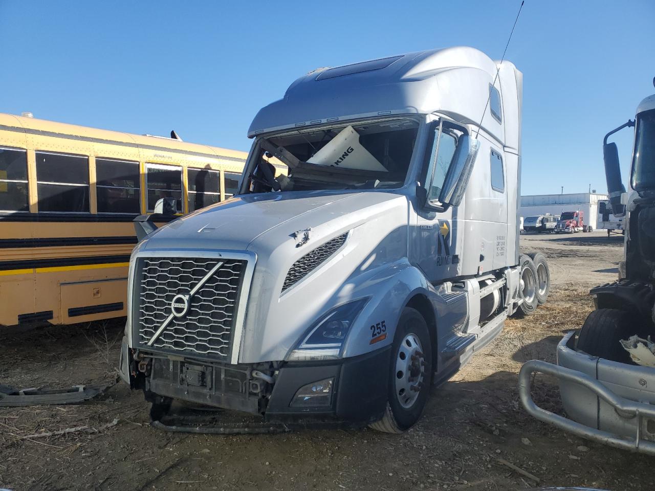 VOLVO VNL 2023 — 3
