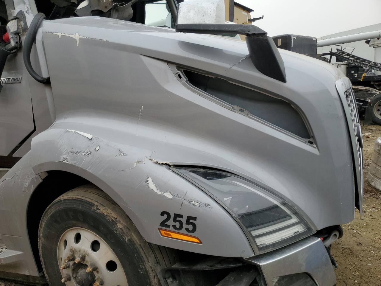 VOLVO VNL 2023 — 8