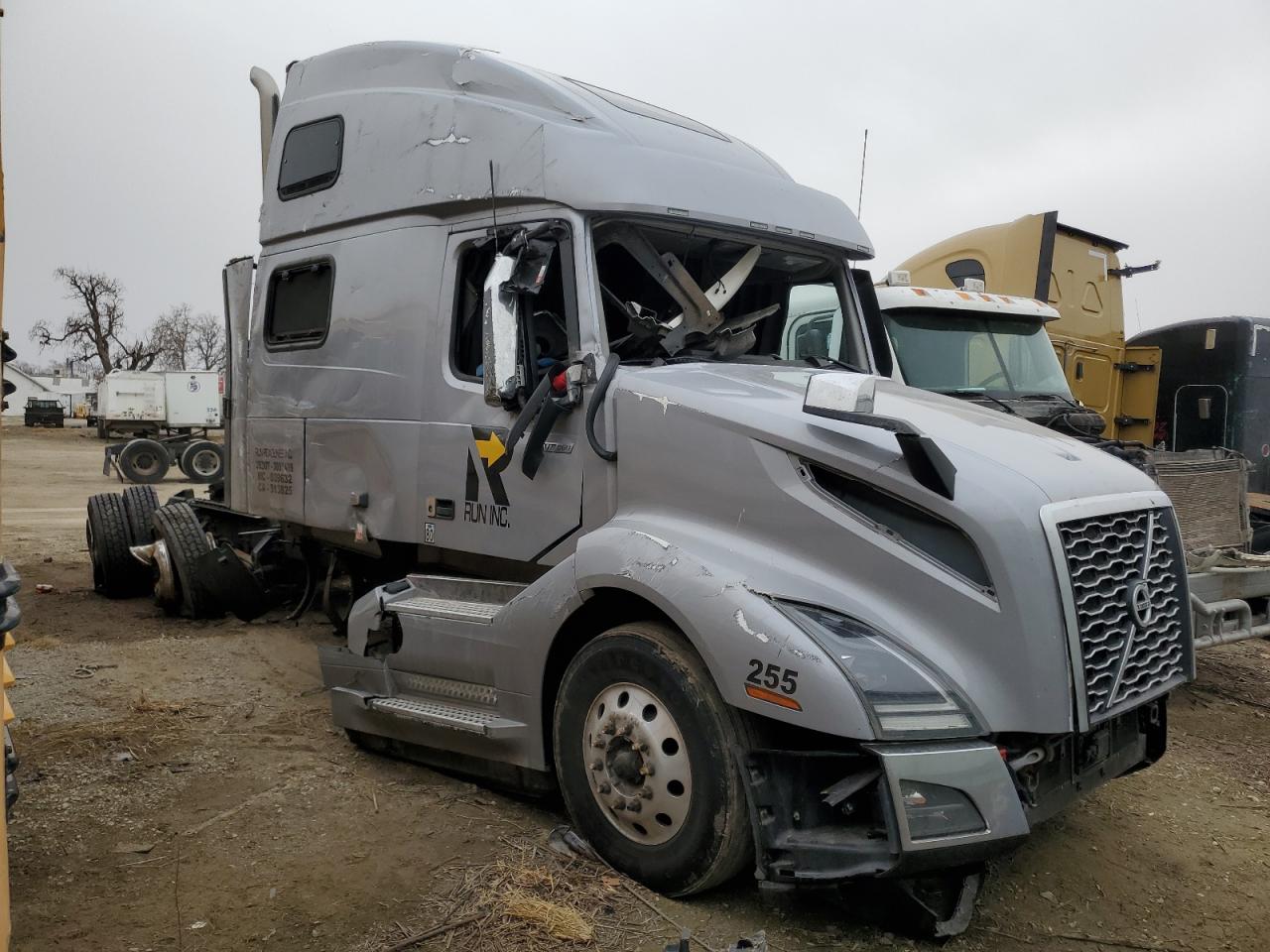 2023 VOLVO VNL