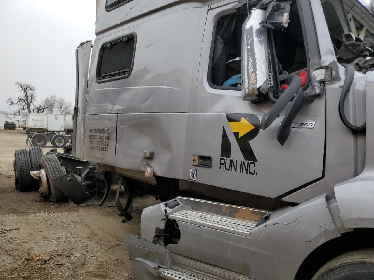 VOLVO VNL 2023 — 10