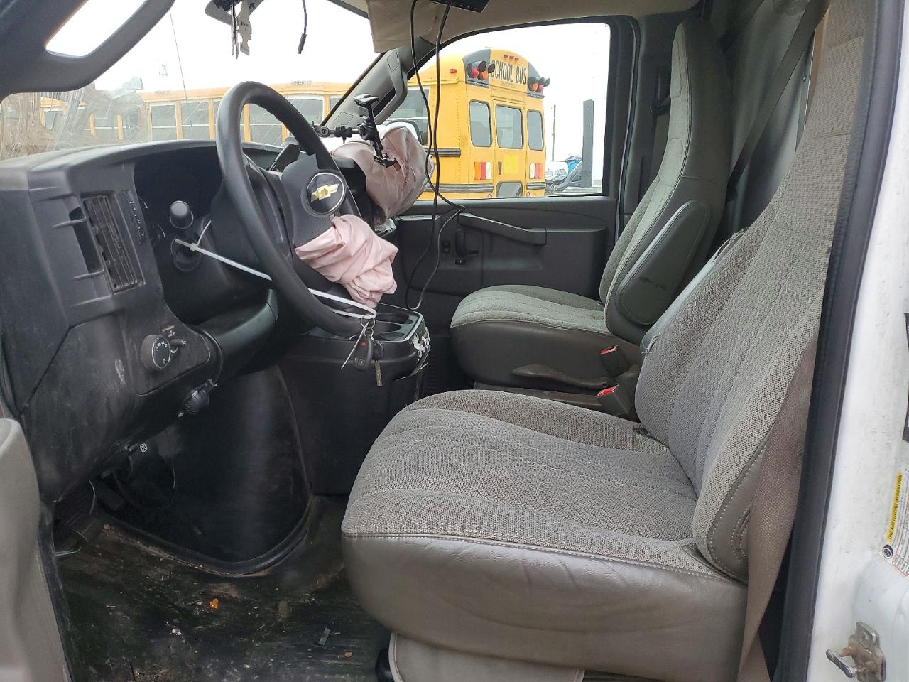 CHEVROLET EXPRESS G3500 2022 — 8