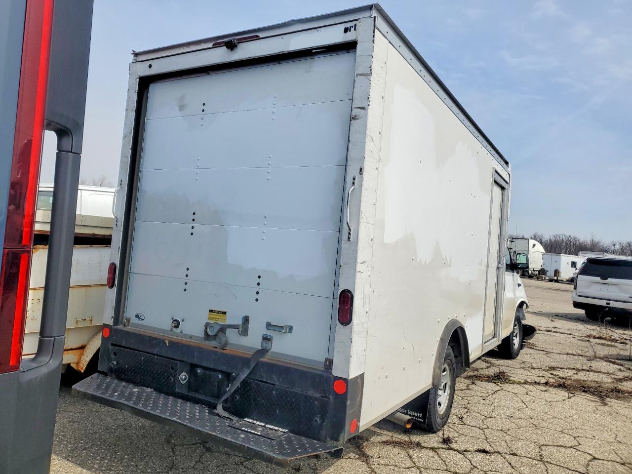 CHEVROLET EXPRESS G3500 2022 — 7
