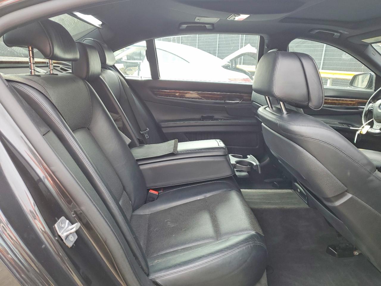 BMW 750 2013 — 11