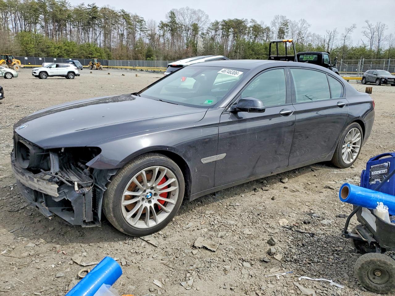 BMW 750 2013 — 2