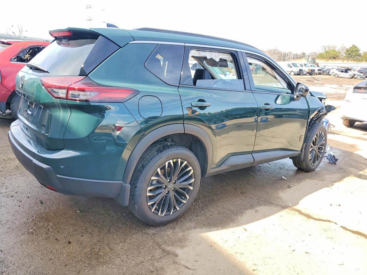 NISSAN ROGUE 2026 — 4