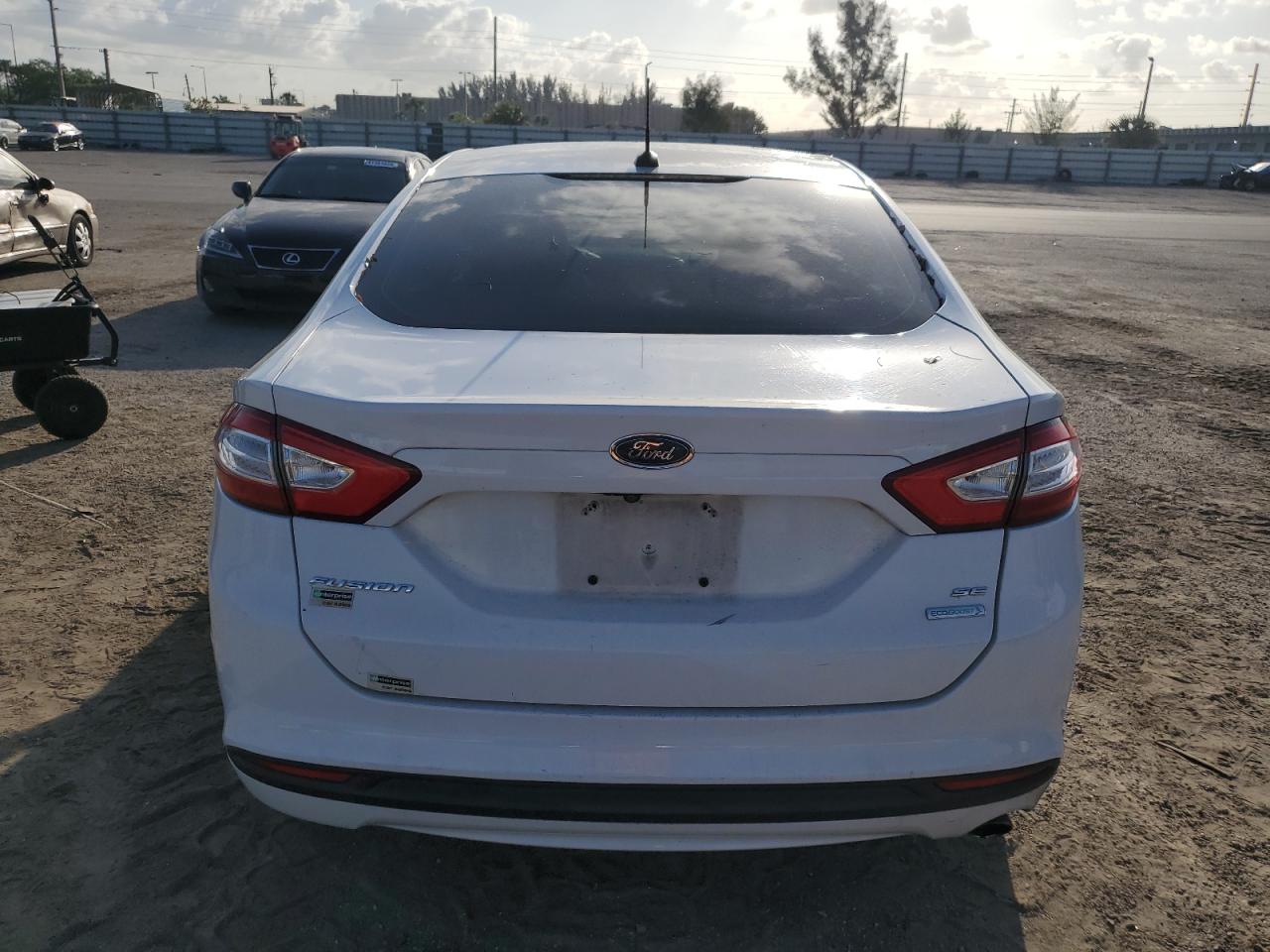 FORD FUSION 2016 — 7