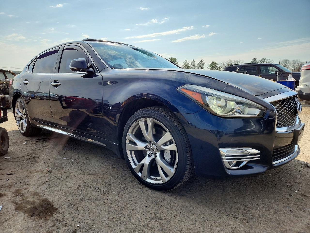 2016 INFINITI Q70L 3.7