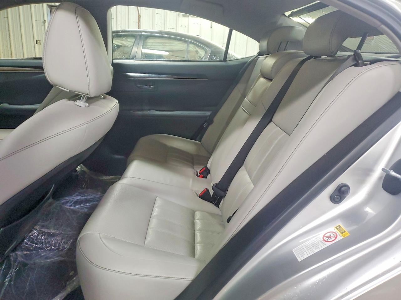 LEXUS ES 350 2016 — 11