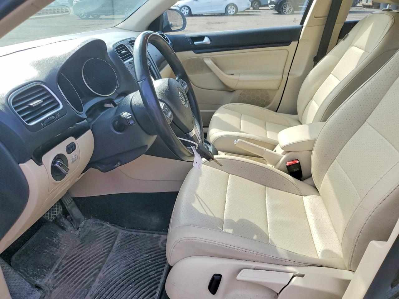 VOLKSWAGEN JETTA 2014 — 8