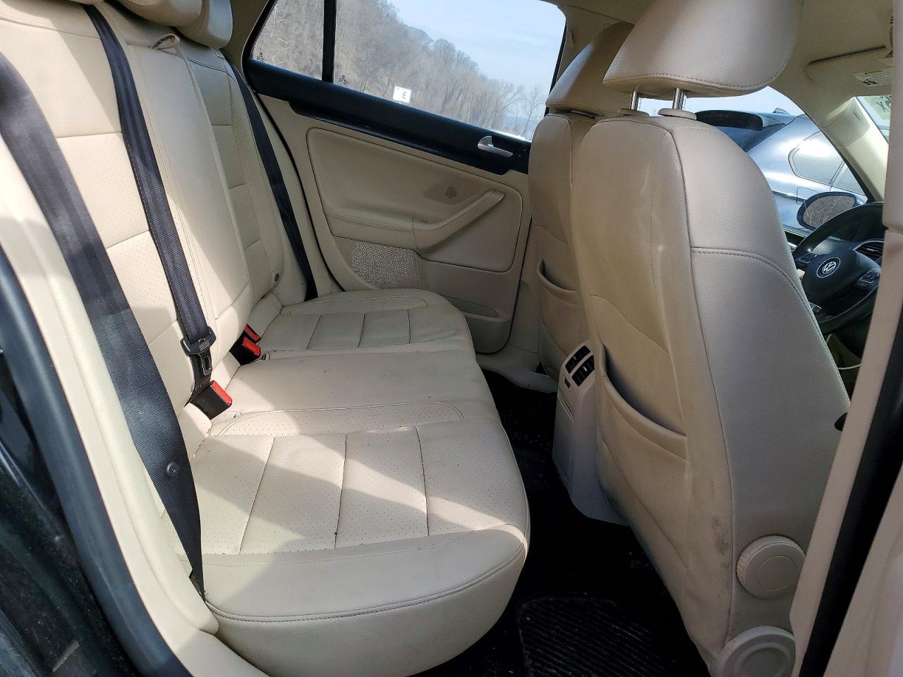 VOLKSWAGEN JETTA 2014 — 11