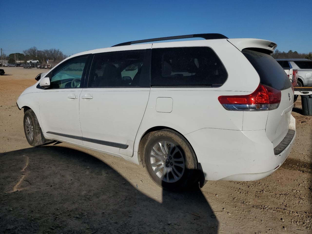 TOYOTA SIENNA 2013 — 3