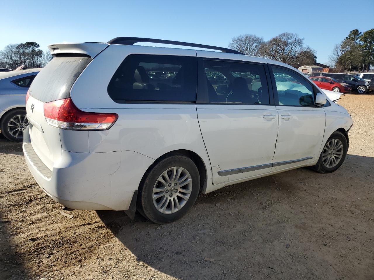 TOYOTA SIENNA 2013 — 4