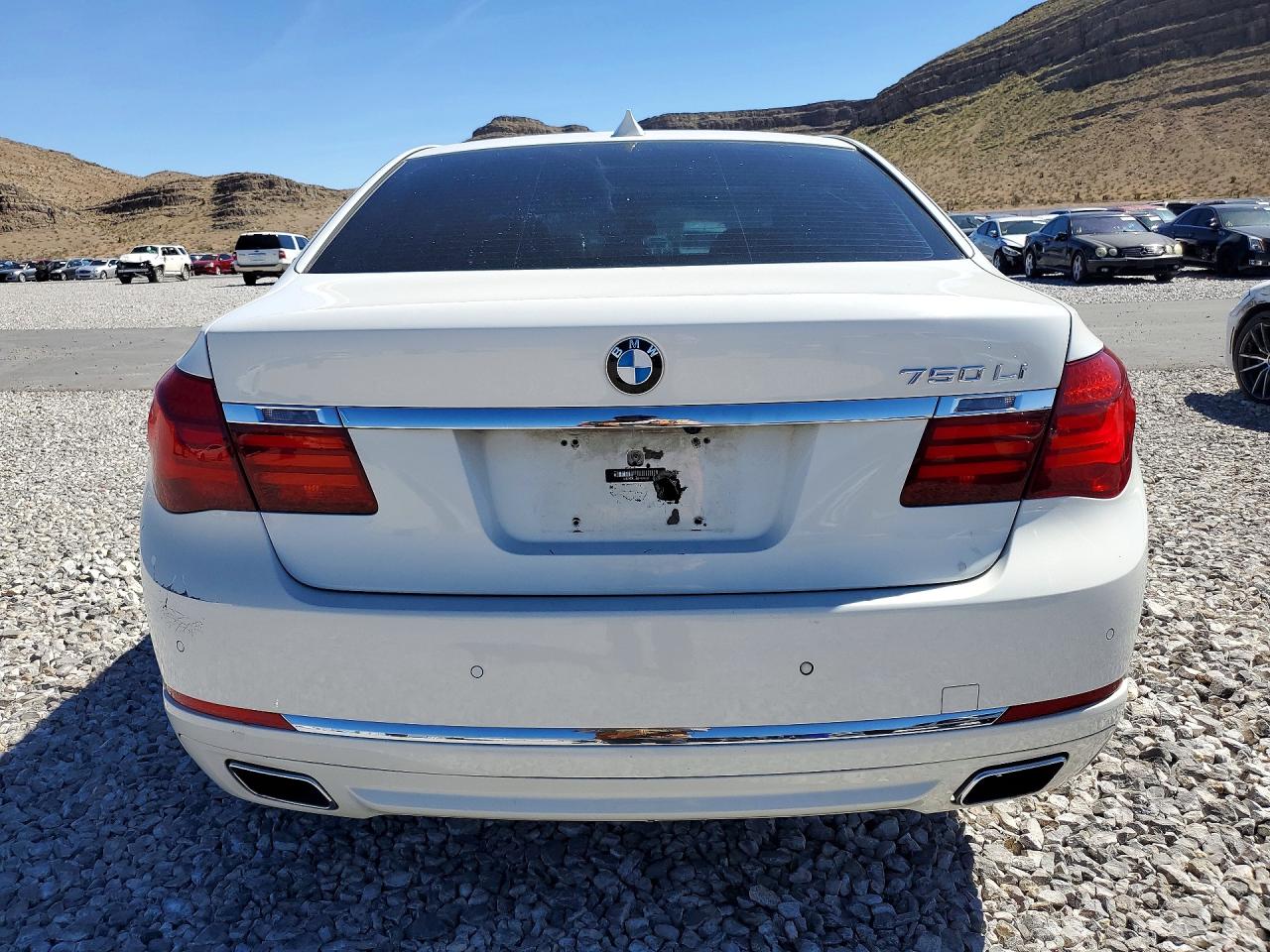 BMW 750 2013 — 7