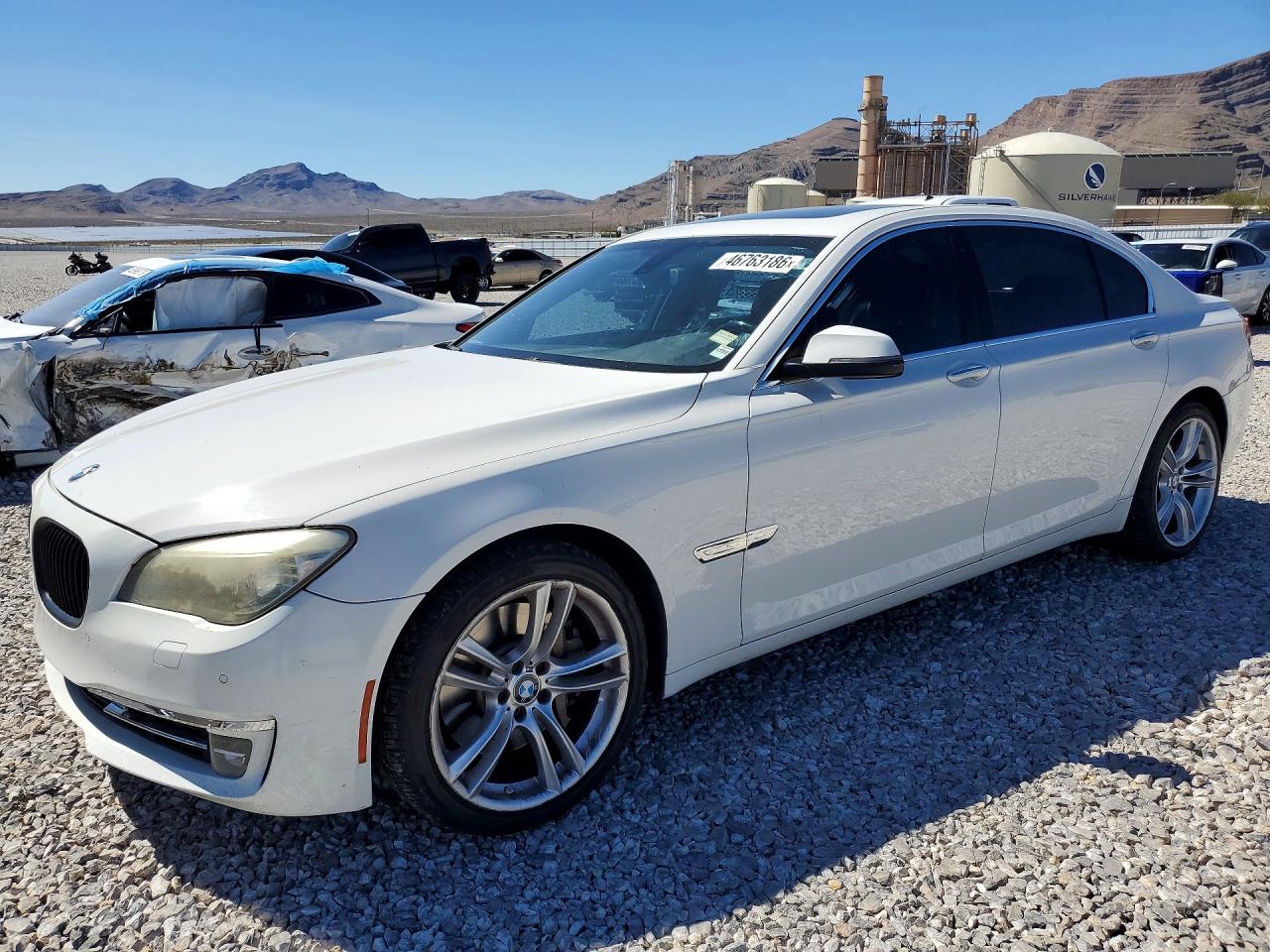 BMW 750 2013 — 2