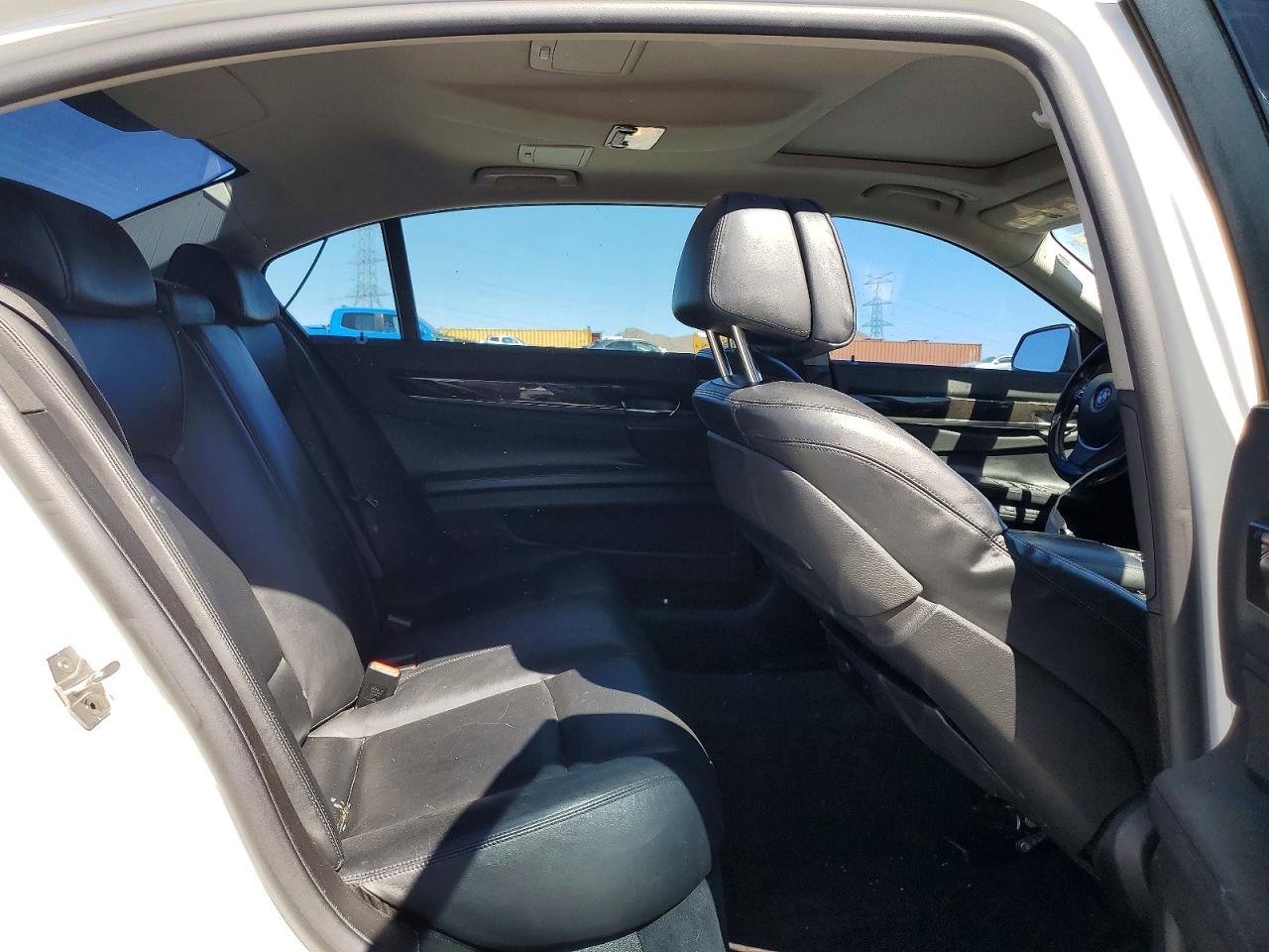 BMW 750 2013 — 11