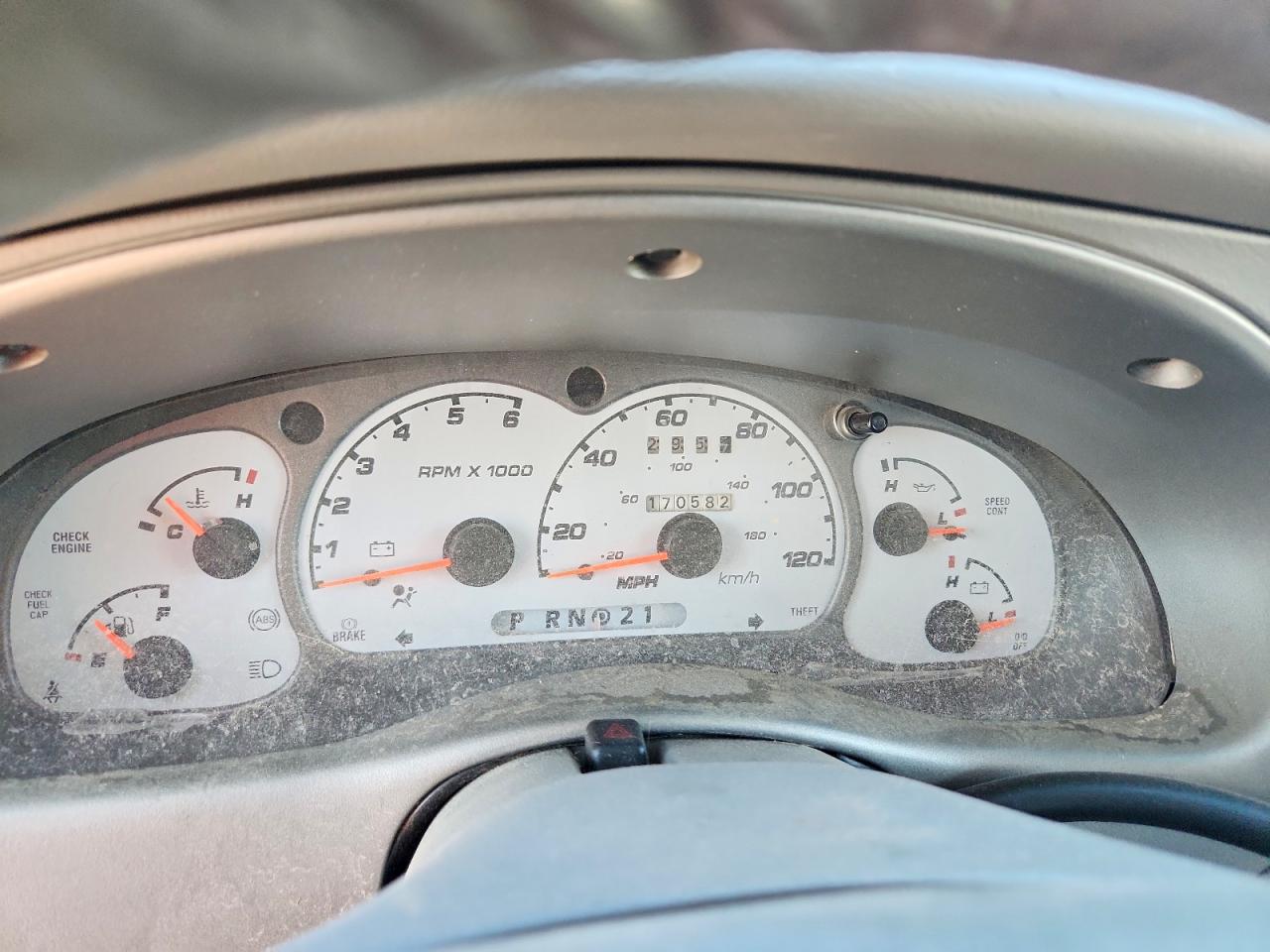 FORD EXPLORER SPORT TRAC 2003 — 10