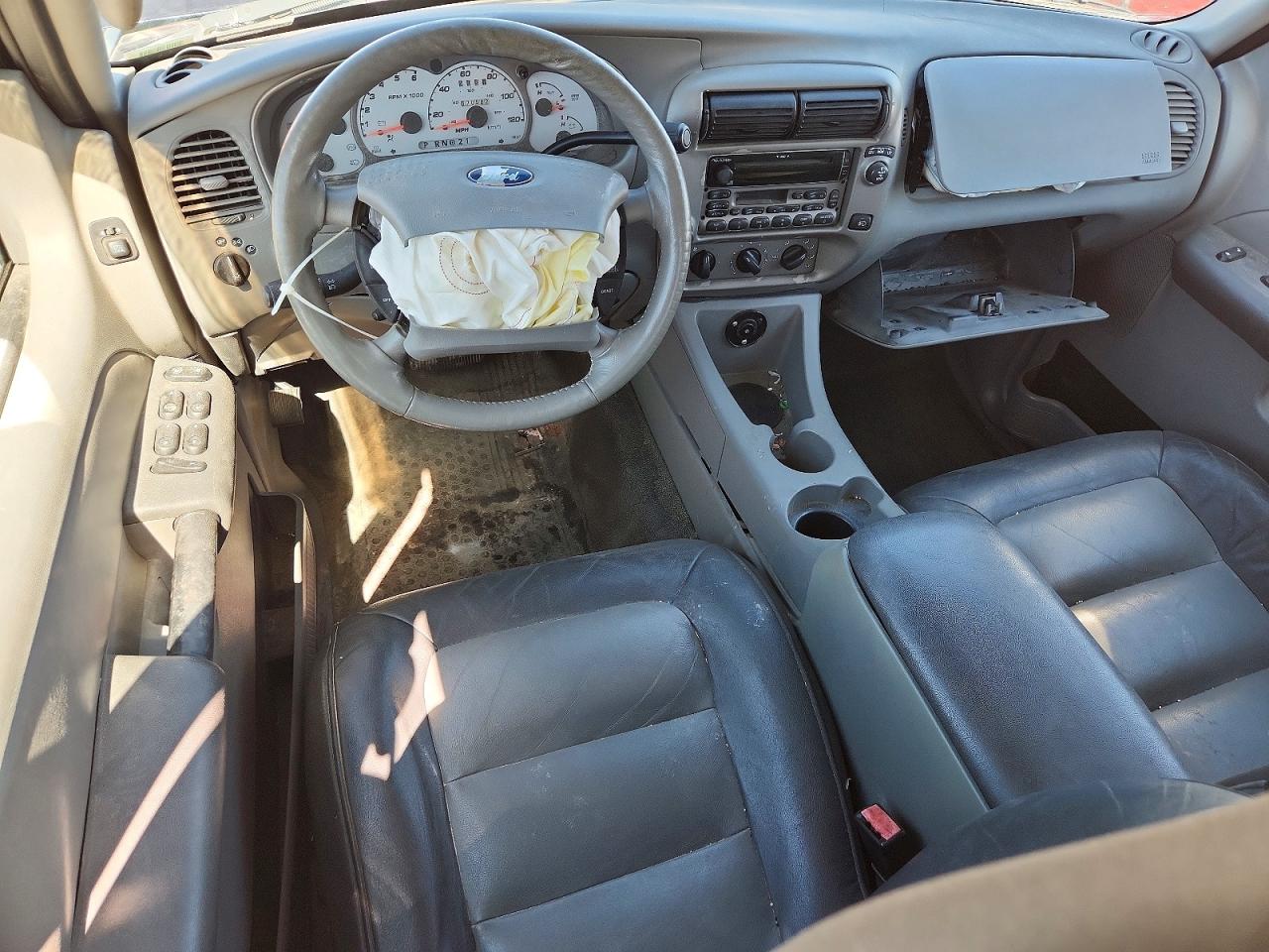 FORD EXPLORER SPORT TRAC 2003 — 9