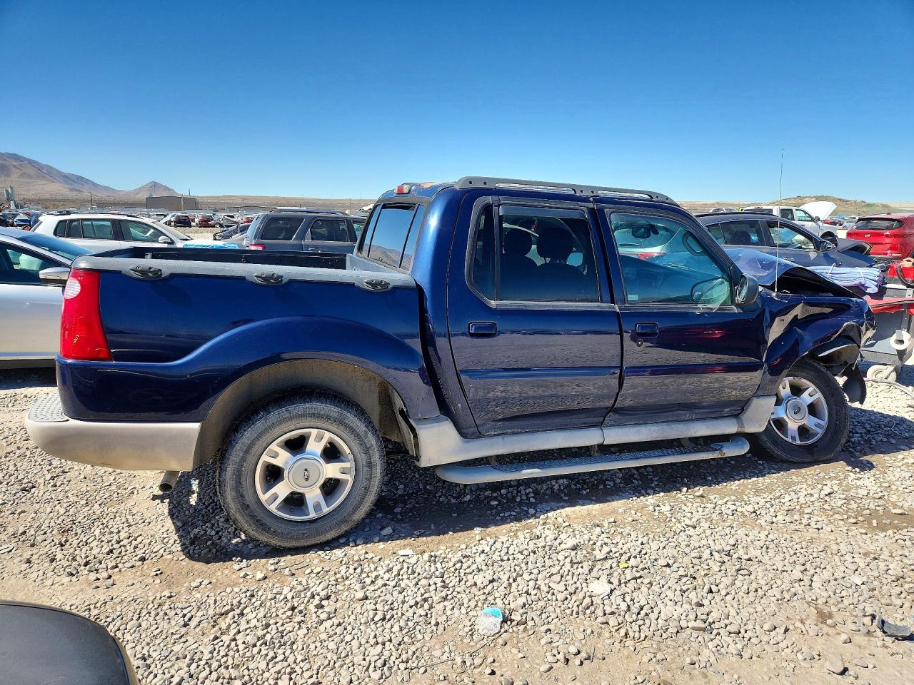 FORD EXPLORER SPORT TRAC 2003 — 4