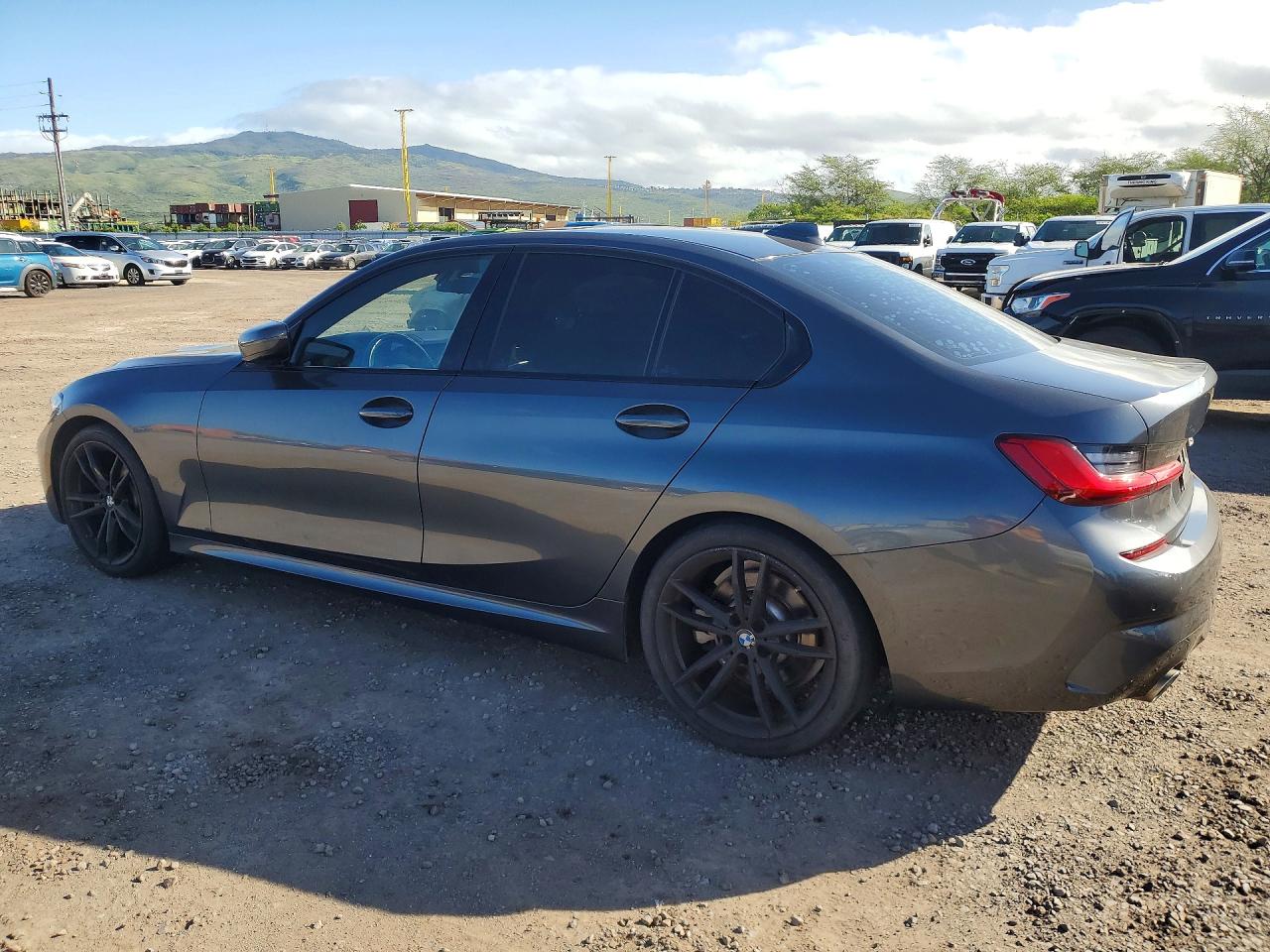BMW 330I 2019 — 3