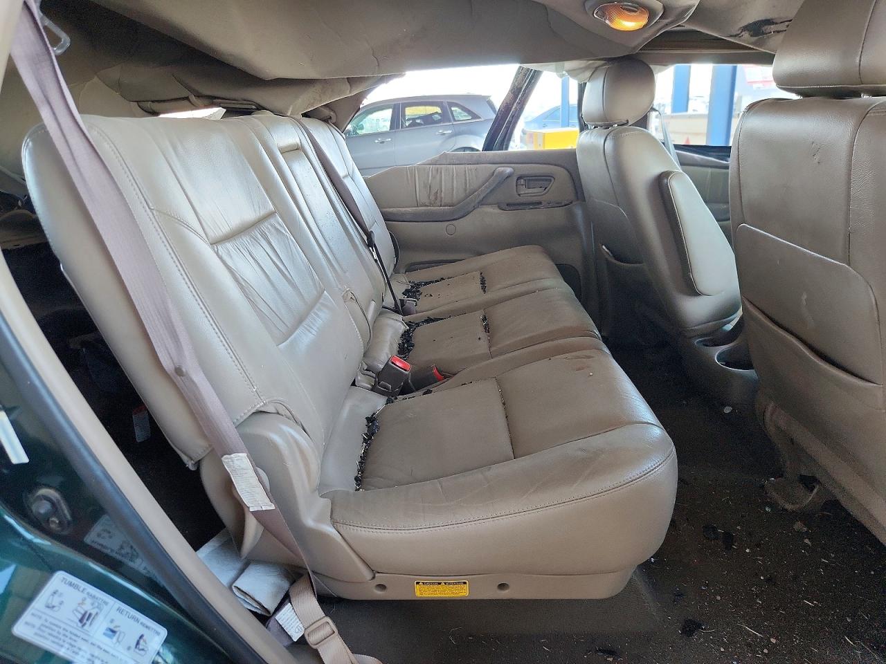 TOYOTA SEQUOIA 2002 — 12