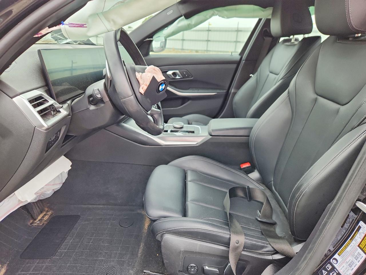 BMW 330XI 2025 — 8
