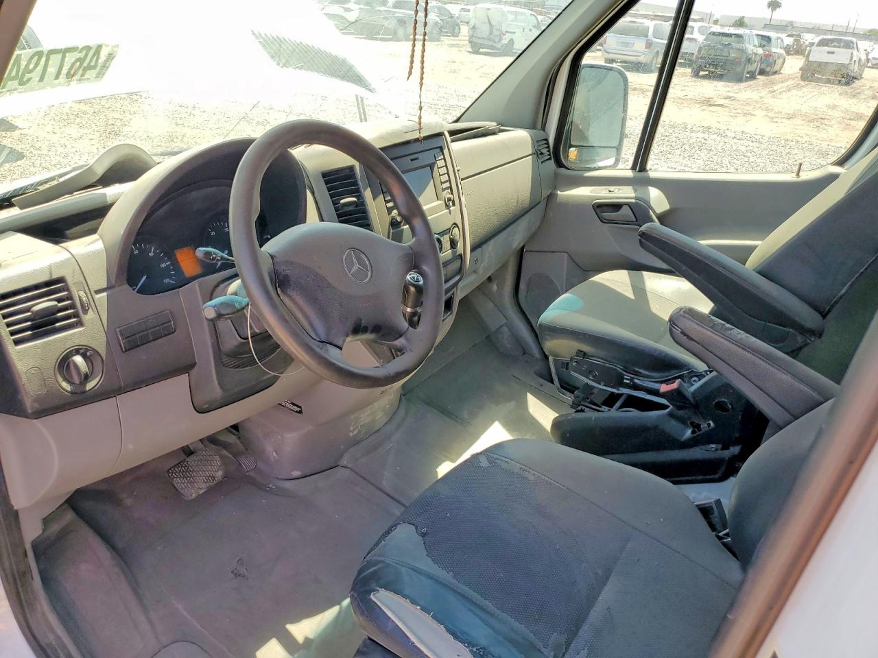 MERCEDES BENZ SPRINTER 2015 — 9