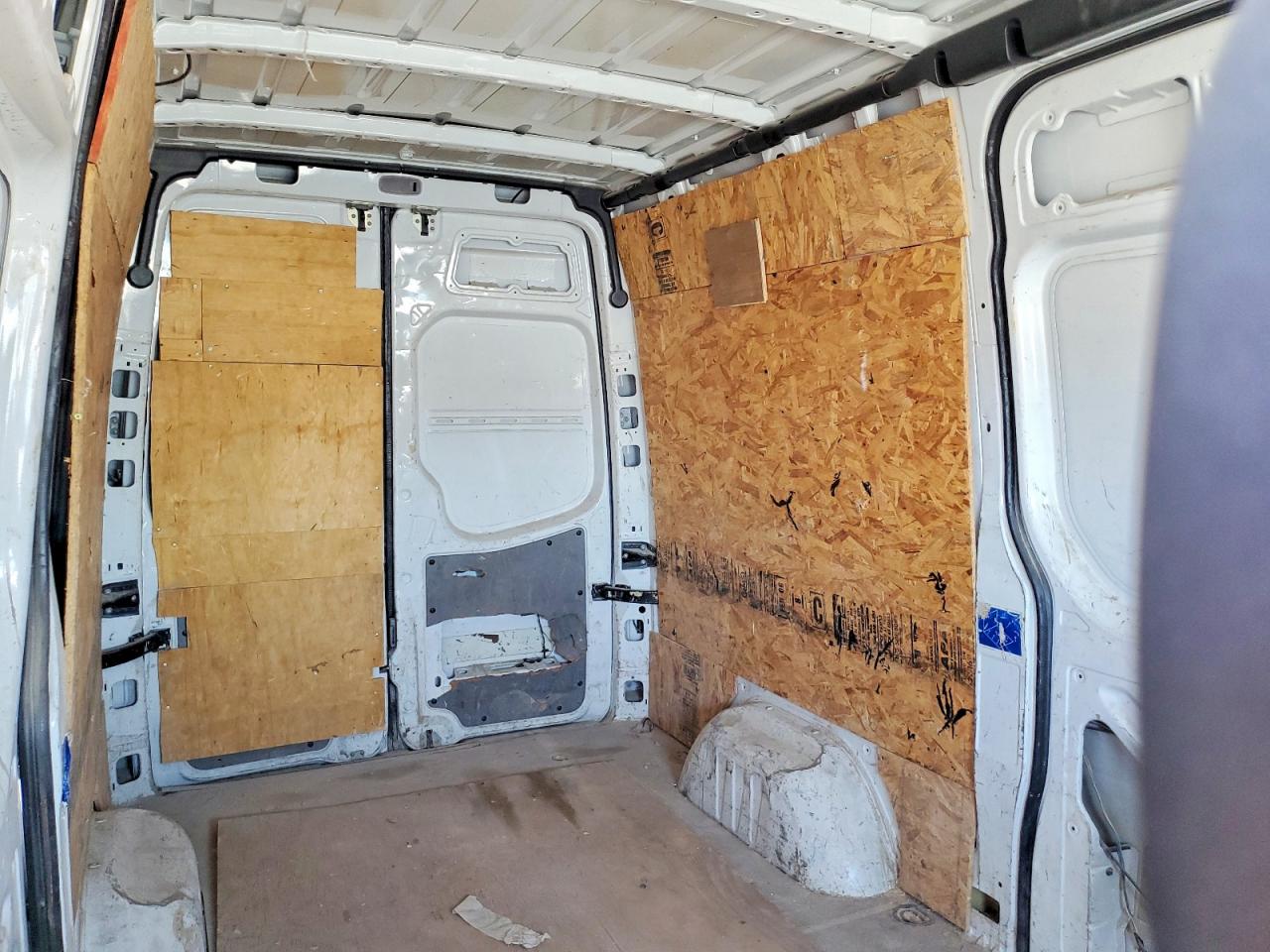 MERCEDES BENZ SPRINTER 2015 — 12
