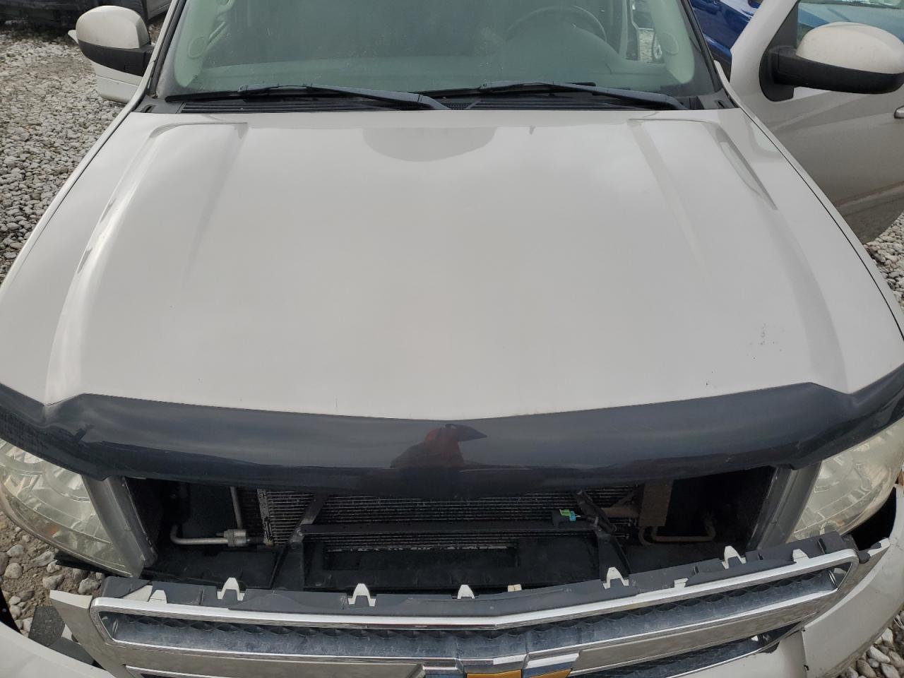 CHEVROLET SUBURBAN 2007 — 13