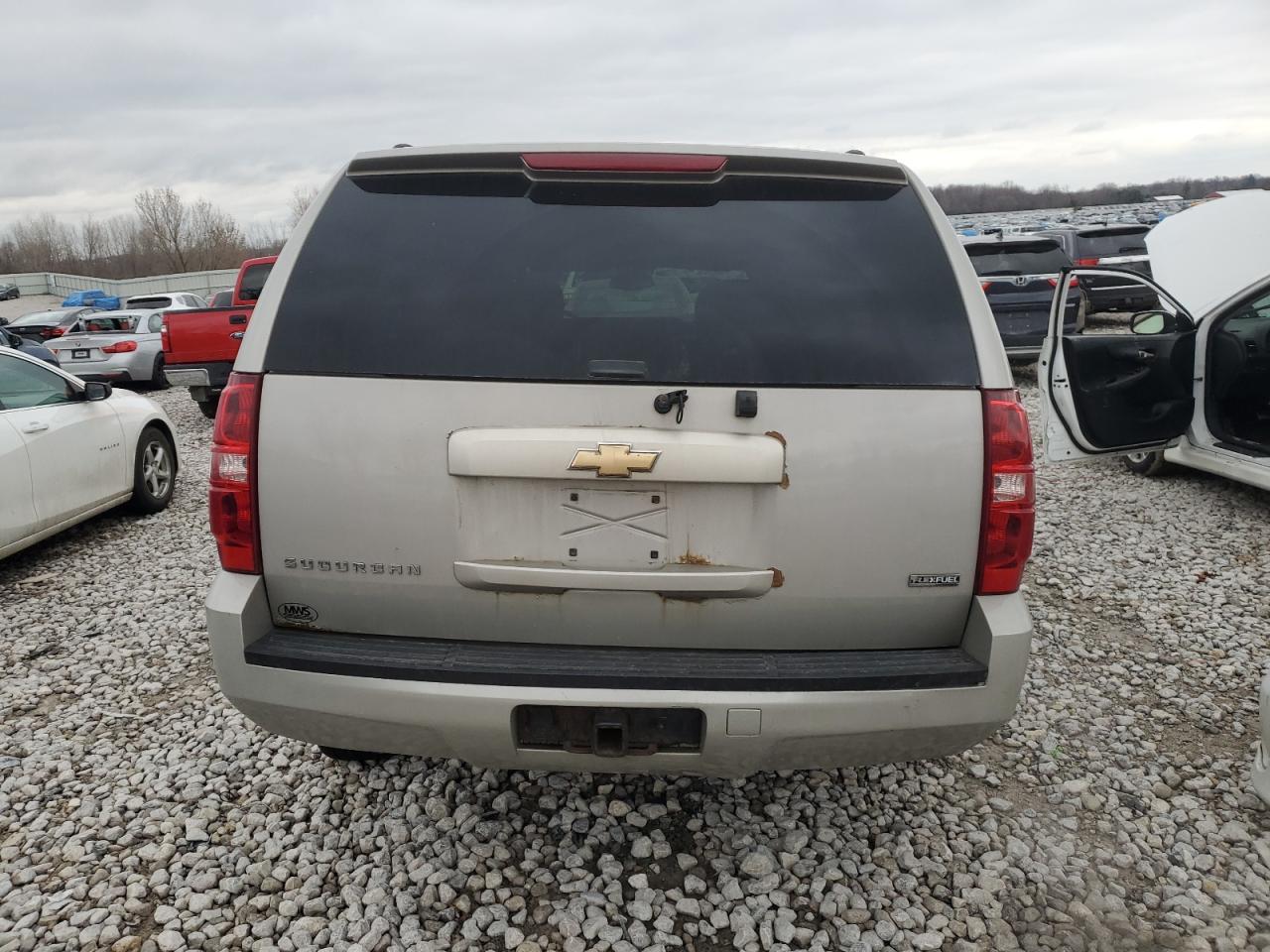 CHEVROLET SUBURBAN 2007 — 7