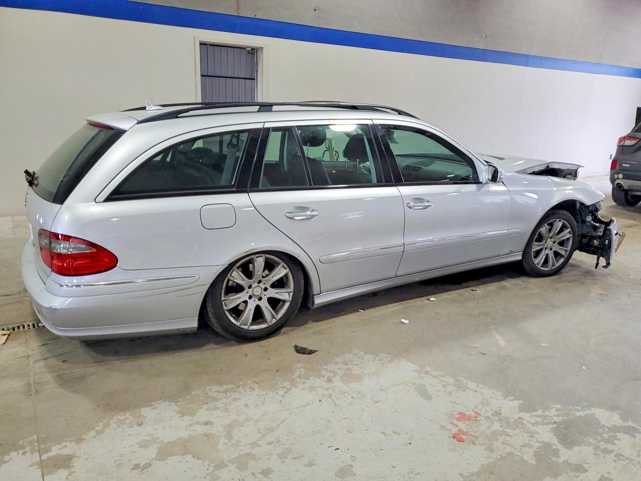 MERCEDES-BENZ E 2009 — 4