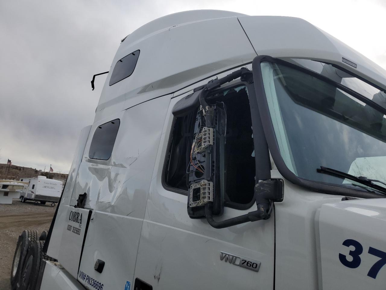 VOLVO VNL 2023 — 10