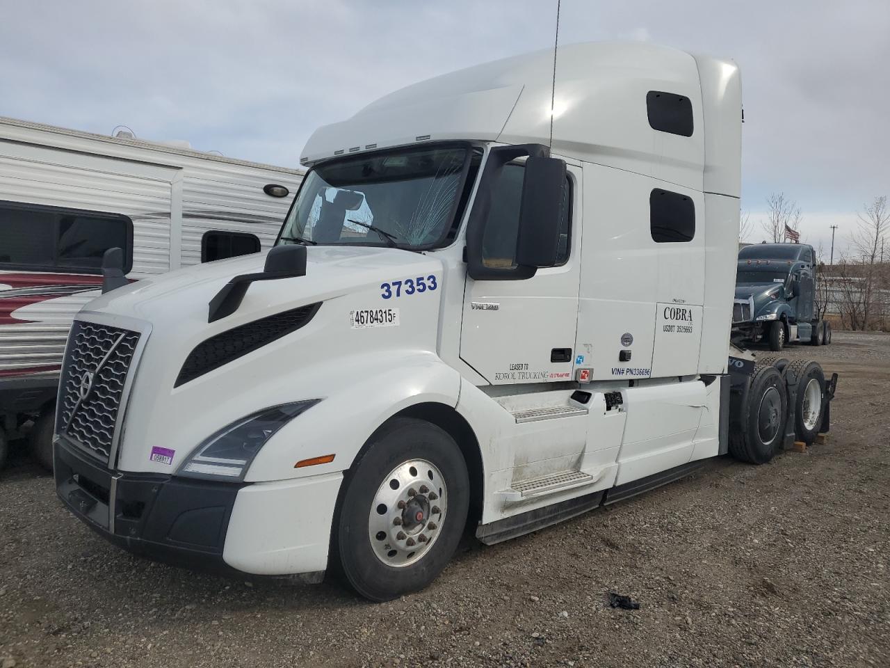 VOLVO VNL 2023 — 3