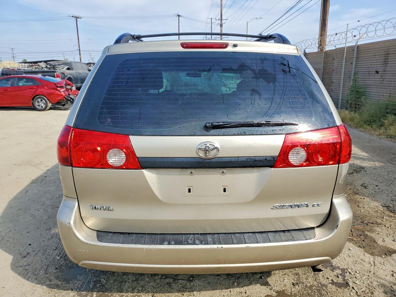 TOYT SIENNA 2006 — 7