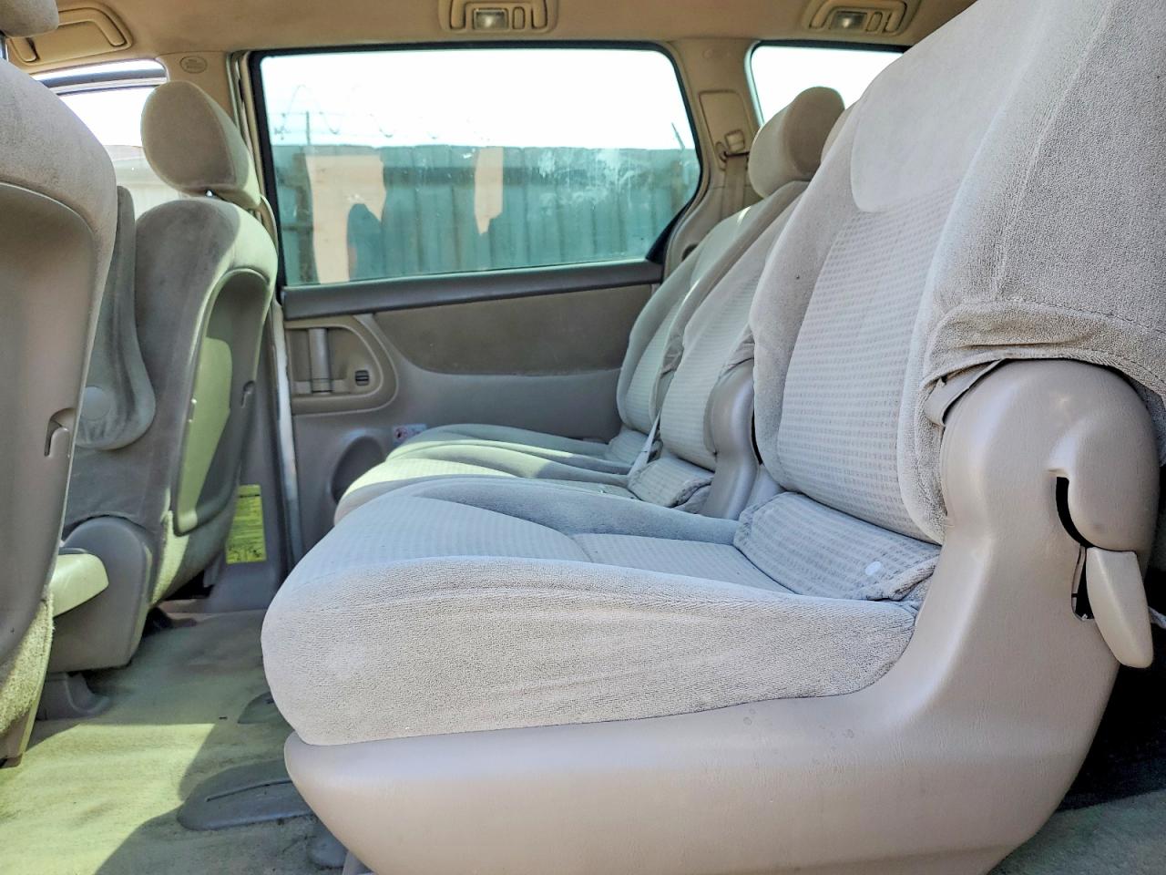TOYT SIENNA 2006 — 12