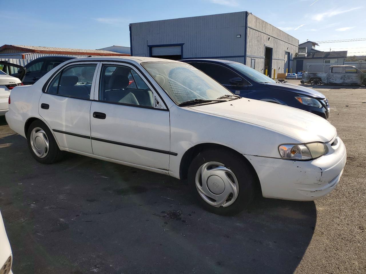 TOYOTA COROLLA 2000 — 5