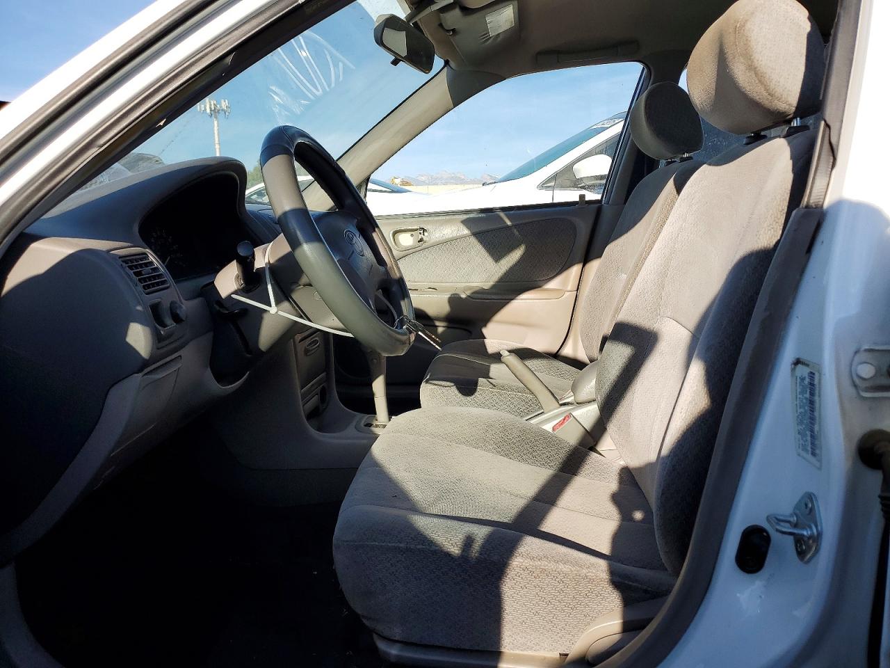 TOYOTA COROLLA 2000 — 8